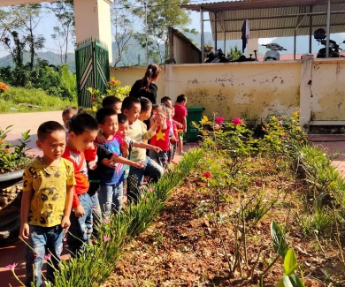 GIỜ HOẠT ĐỘNG NGOÀI TRỜI CỦA LỚP 4-5 TUỔI  TRƯỜNG CHÍNH TRƯỜNG MẦM NON BẰNG HÀNH